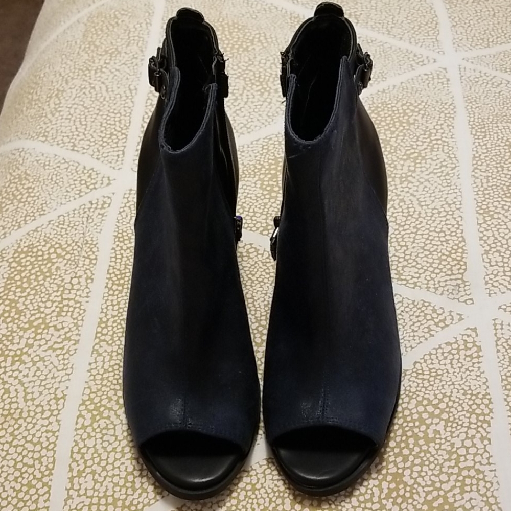 Open toe bootie